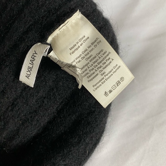 Alxiliary Hat. Faux fur. From Aritzia. - Picture 3 of 3